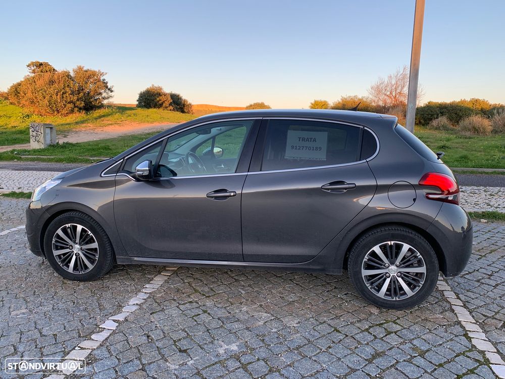 Peugeot 208 1.2 PureTech Allure EAT6 - 1