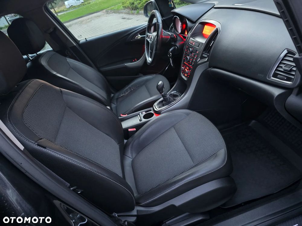 Opel Astra 1.4 T Cosmo - 18