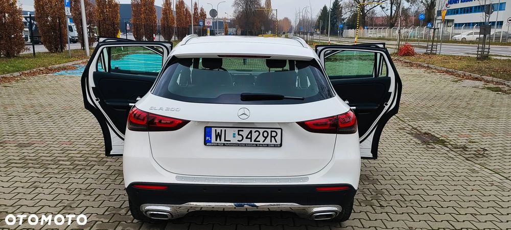 Mercedes-Benz GLA 200 Business Edition - 16