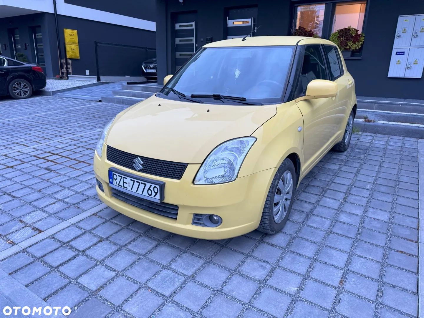 Suzuki Swift - 1