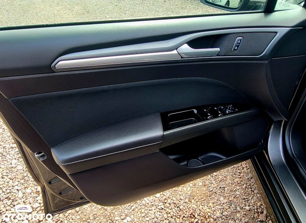 Ford Mondeo - 35
