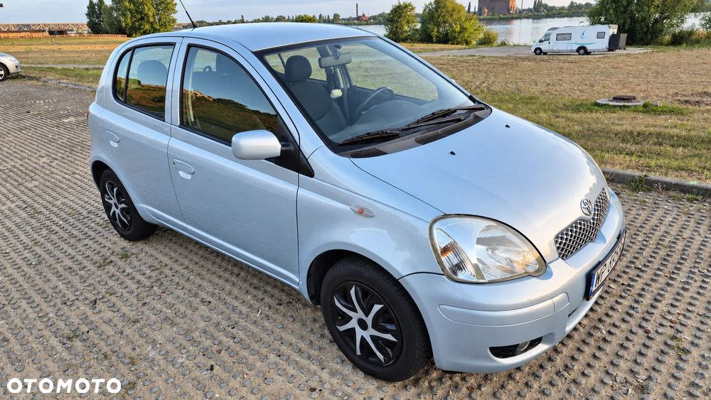 Toyota Yaris 1.0 Base - 2