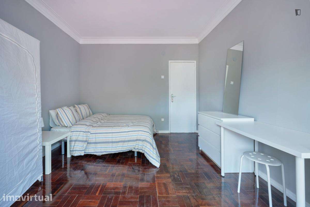 Quarto - localizado em Entrecampos Lisbon - Grande imagem: 3/12