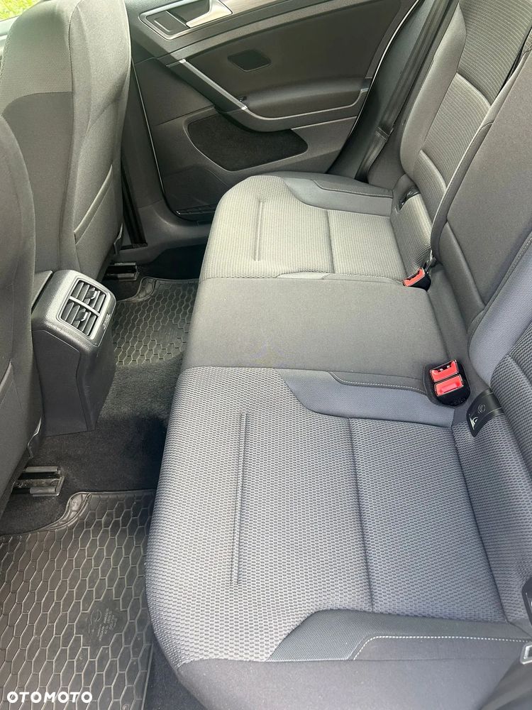 Volkswagen Golf - 13