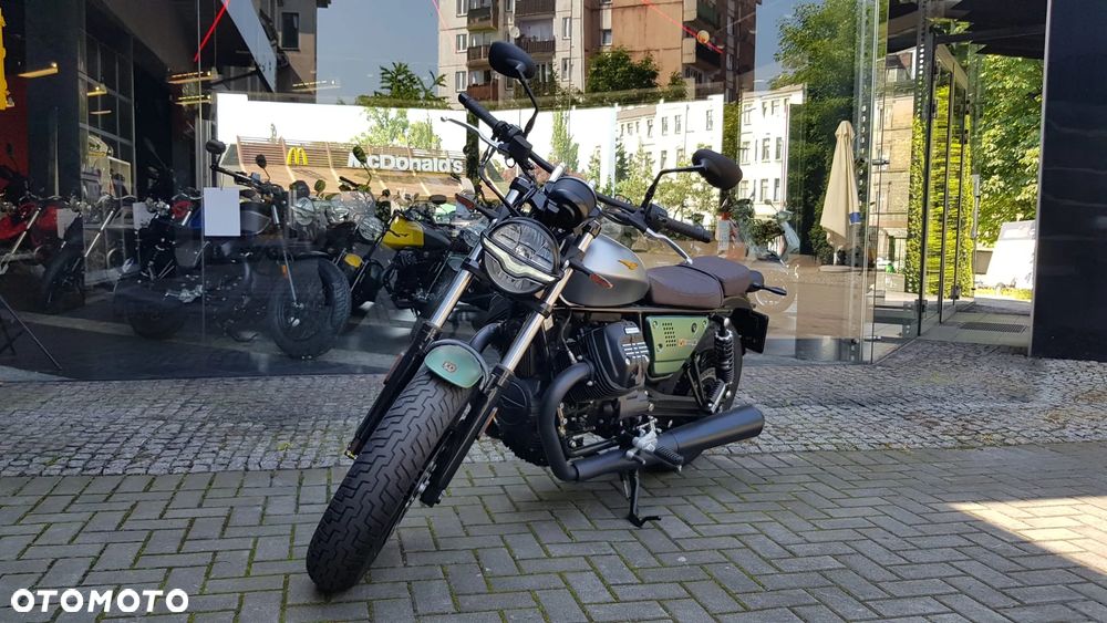 Moto Guzzi V9 - 1