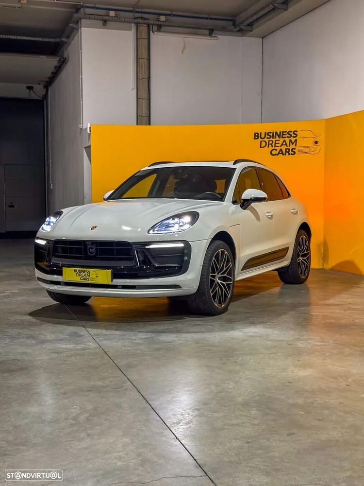 Porsche Macan T - 1