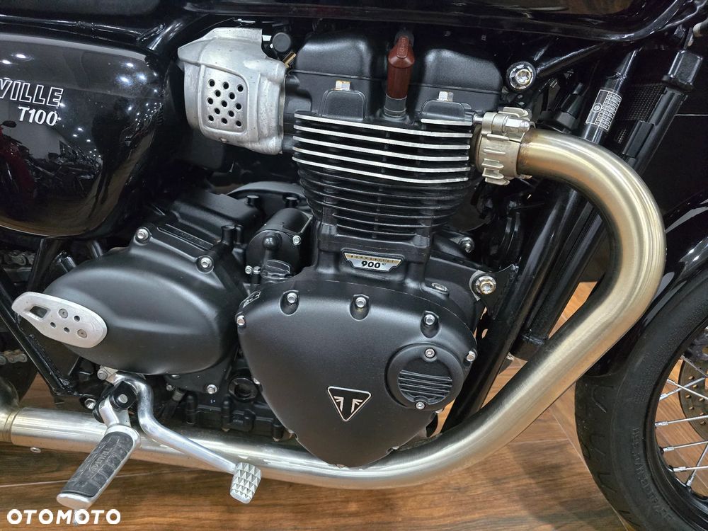 Triumph Bonneville - 29