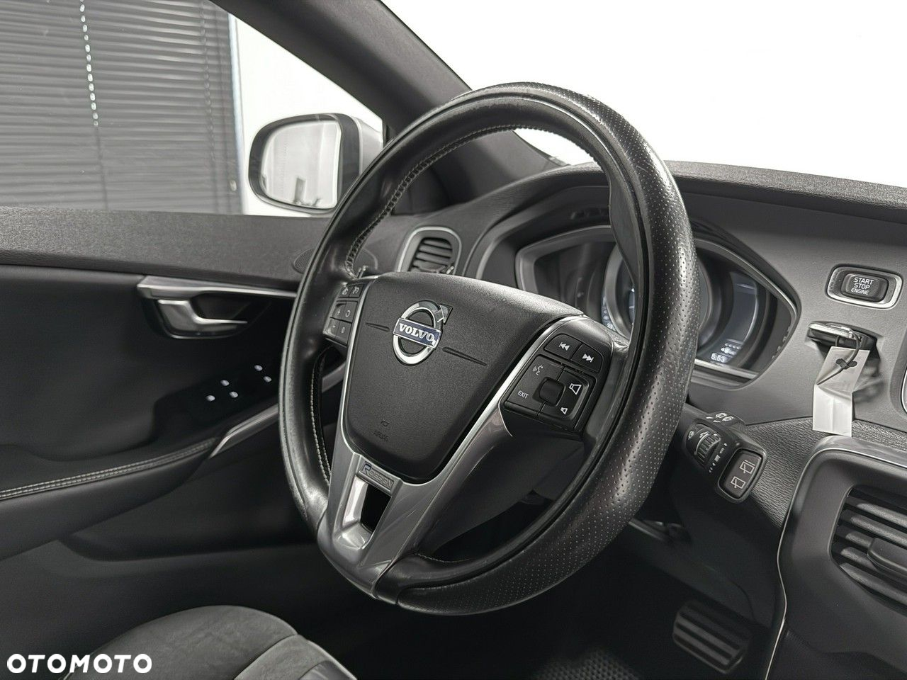 Volvo V40 D3 Drive-E SCR R-Design Momentum - 18