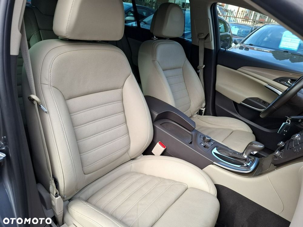 Opel Insignia - 25