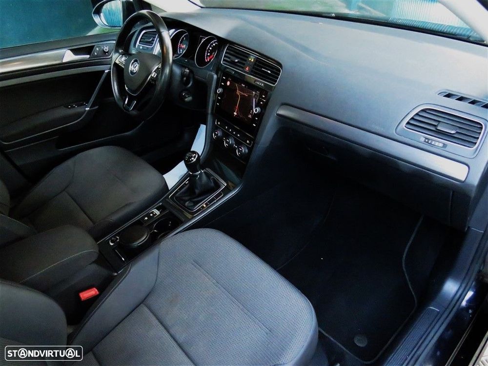 VW Golf Variant 1.6 TDi Confortline - 16