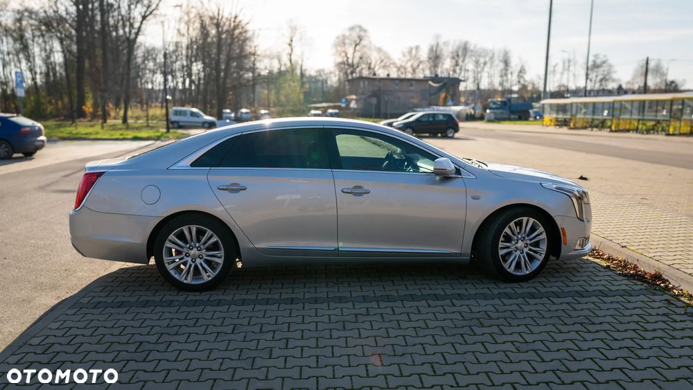 Cadillac XTS - 10