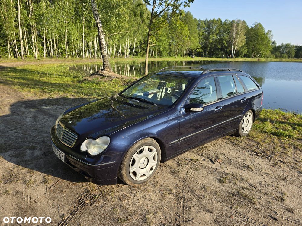 Mercedes-Benz Klasa C 320 4Matic Avantgarde Sport Edition - 3