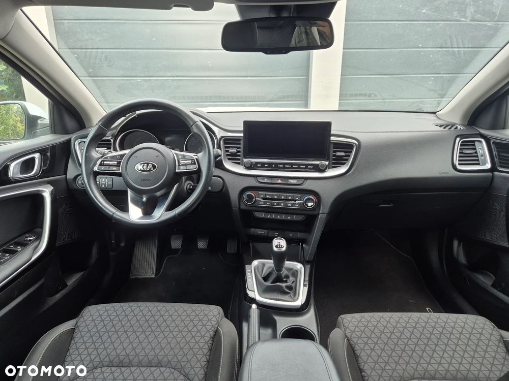 Kia Ceed - 8