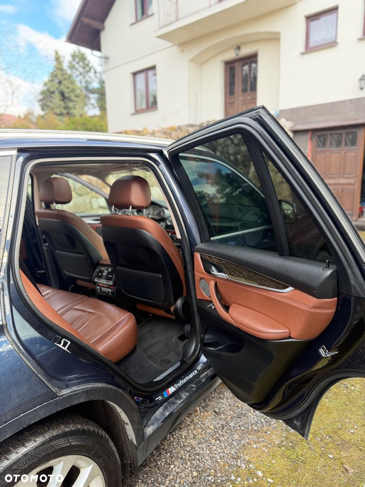 BMW X5 xDrive35i - 12