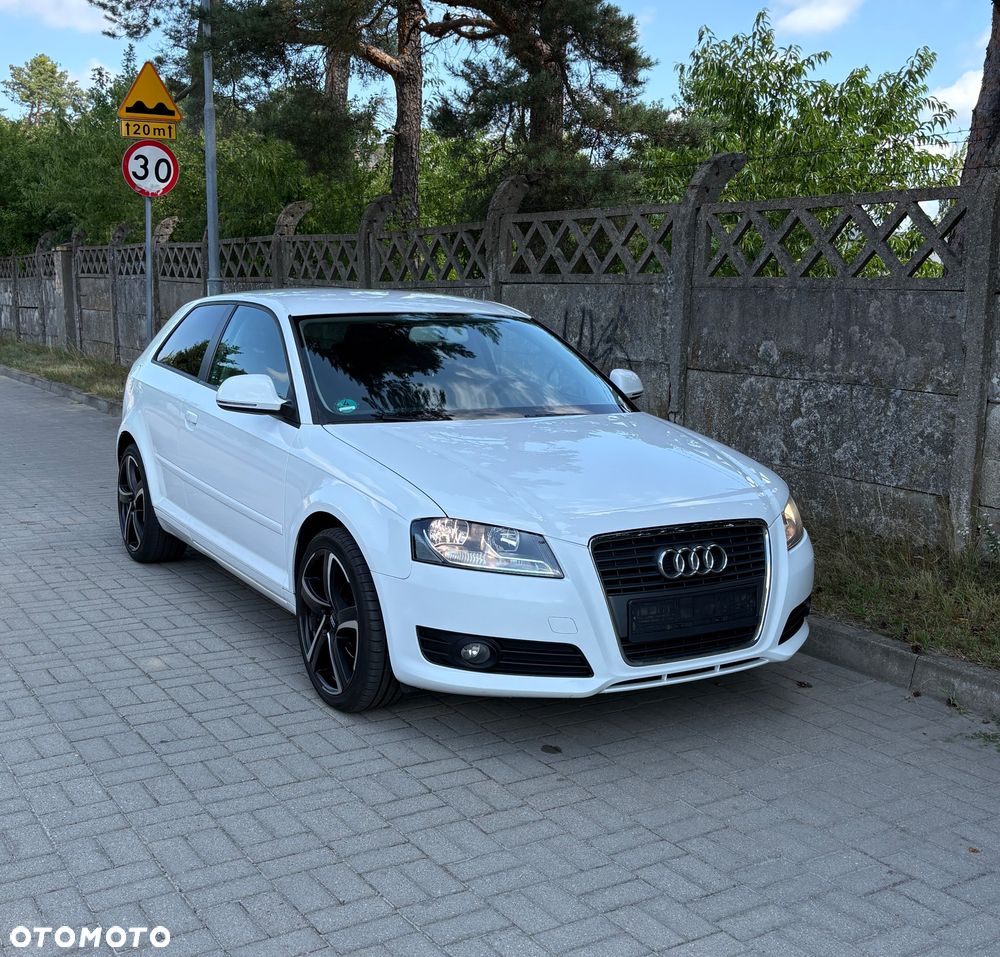 Audi A3 3-drzwiowe 1.6 Ambiente - 1