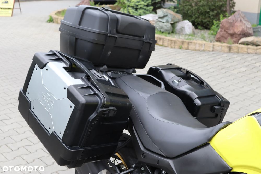 Suzuki V-STROM - 10