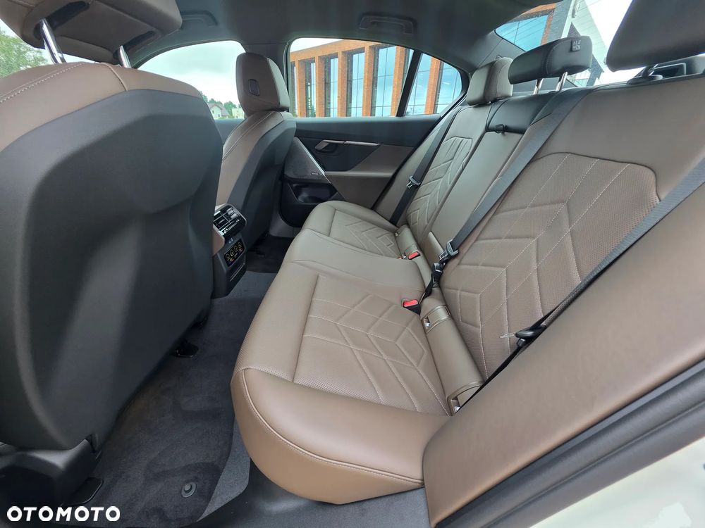 BMW Seria 5 520d mHEV M Sport - 12