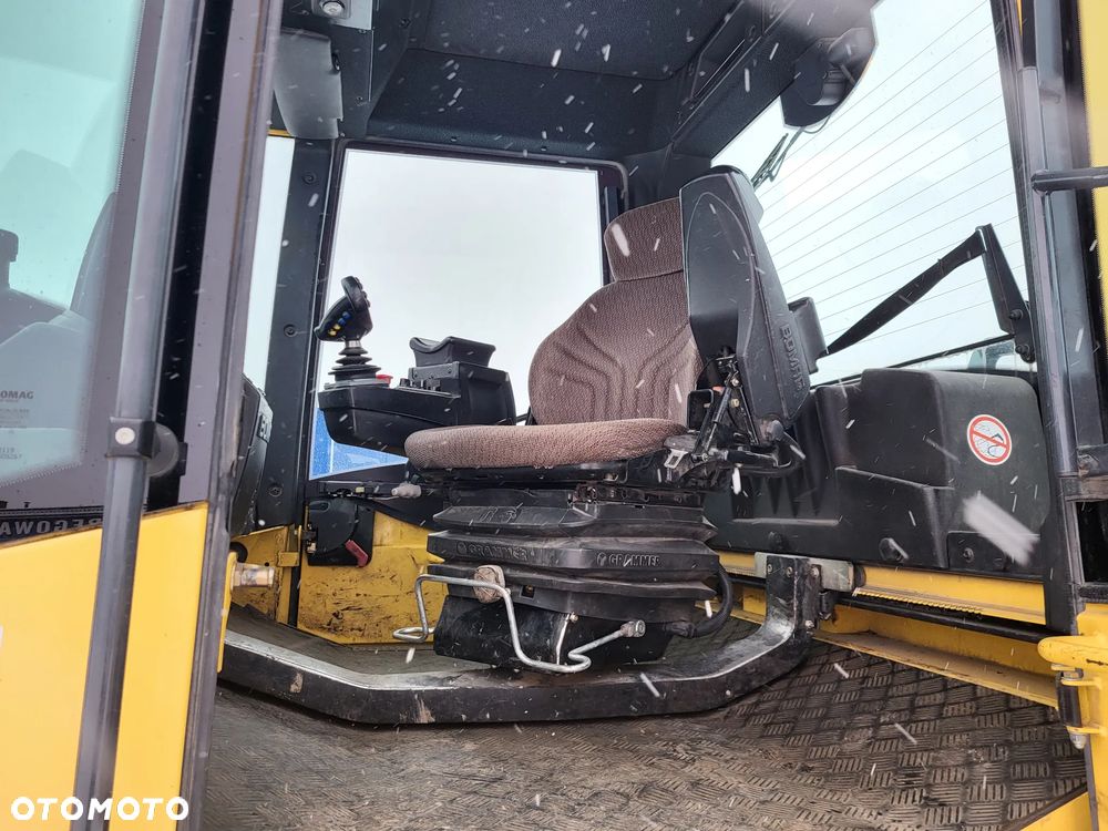 Bomag BW 154 AP 4 AM + rozsypywacz grysu z Niemiec - 11