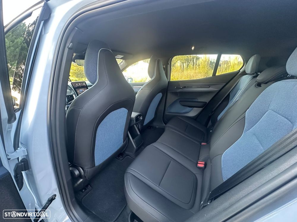 Volvo EX30 69 kWh Single Motor Extended Range Plus - 25
