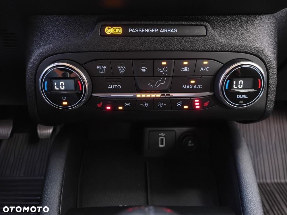 Ford Focus 1.0 EcoBoost Titanium Business - 21