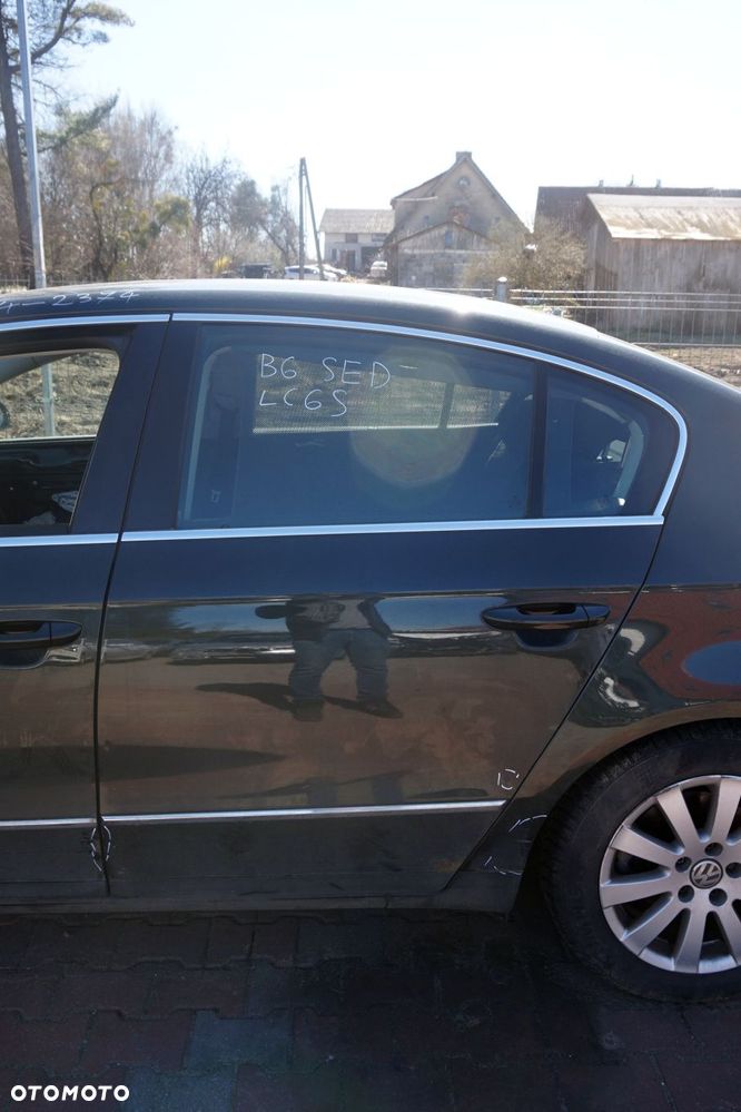 DRZWI TYLNE LEWE PASSAT B6 SEDAN LC6S  ZIELONY VOLKSWAGEN 2005-2010 - 1