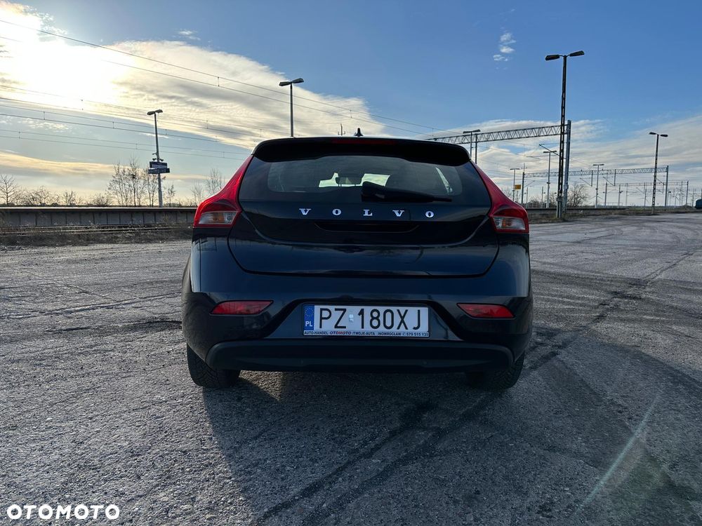 Volvo V40 D2 Momentum - 8