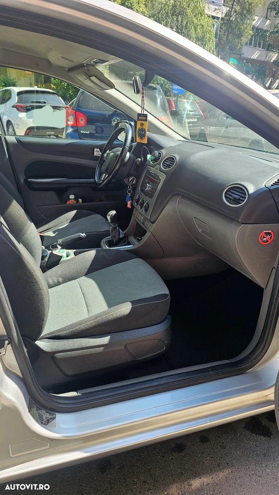 Ford Focus - 8