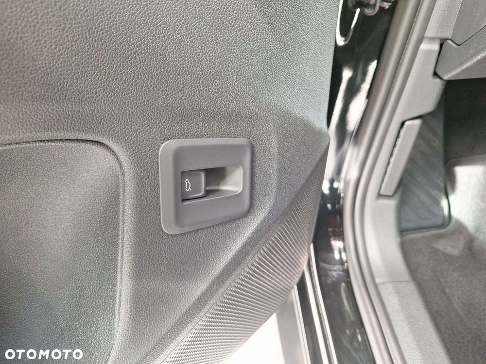 Volkswagen T-Roc 1.5 eTSI Style DSG - 24