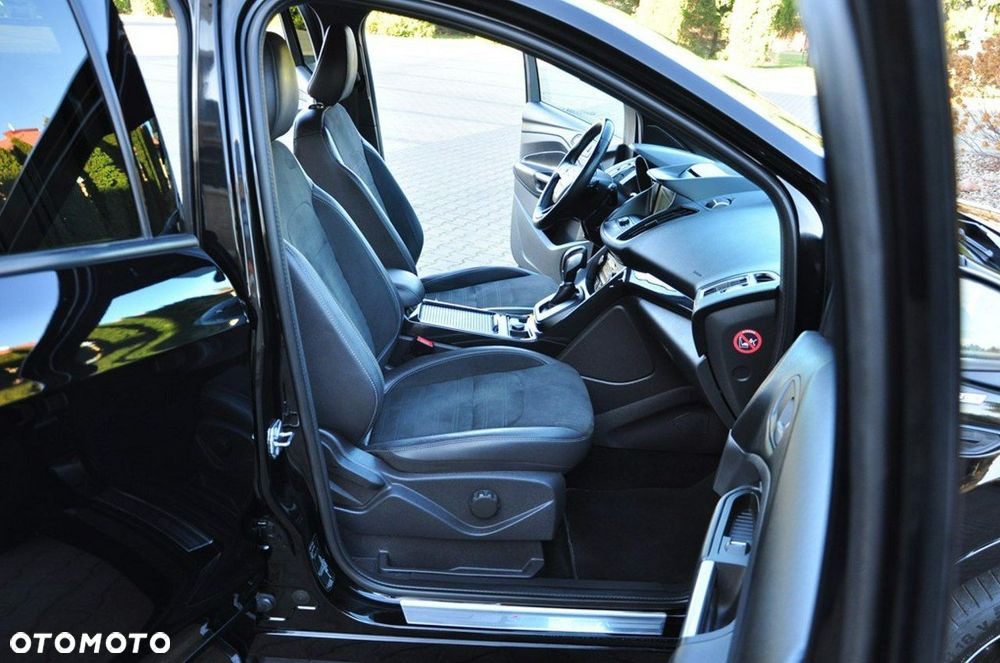 Ford Kuga 2.0 TDCi 4x4 ST-Line - 36