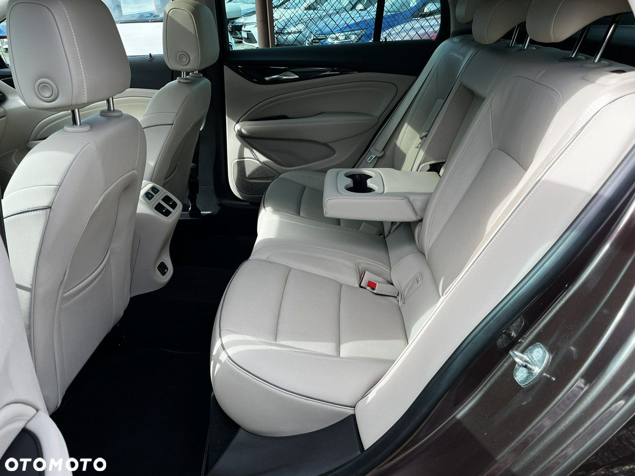Opel Insignia - 37