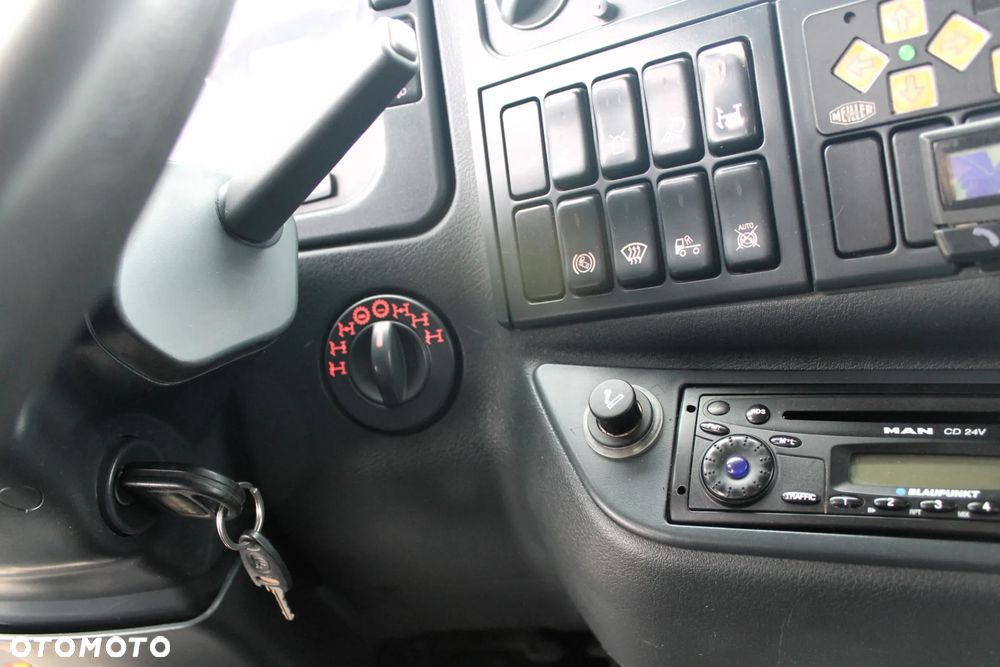 MAN 18.280 TGM 4x4 czołownica hydraulika - 17