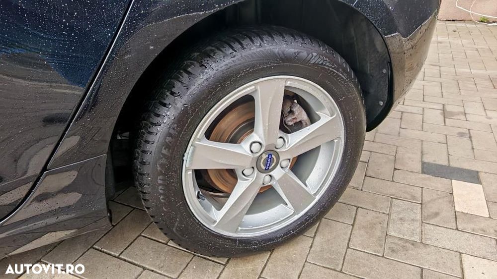Volvo V40 - 24