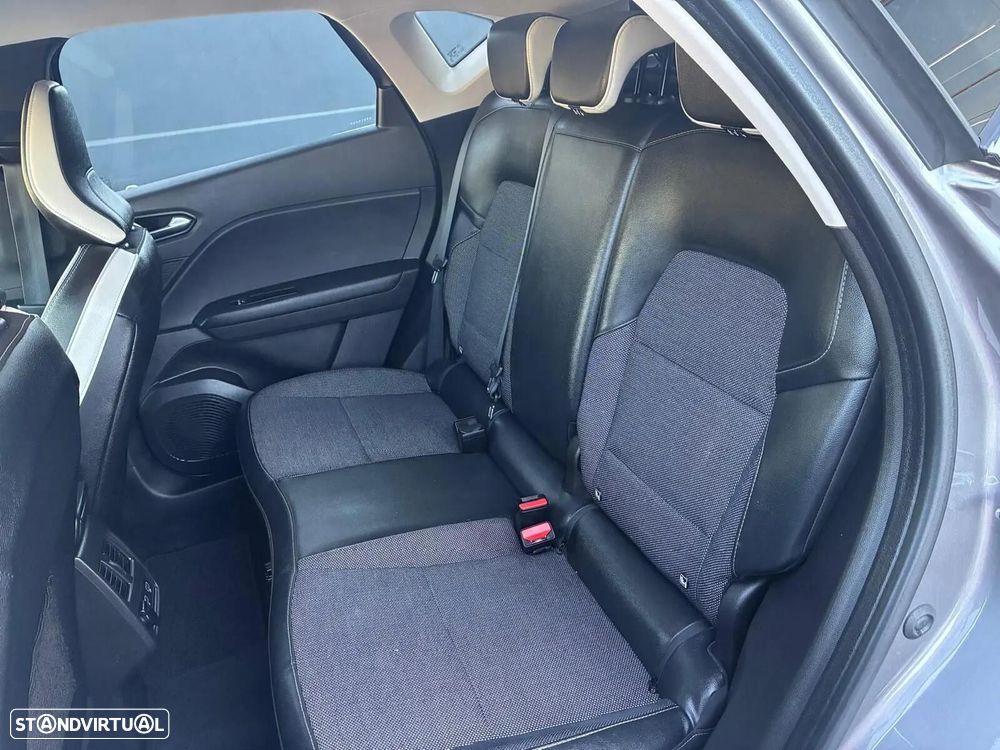 Renault Captur - 28