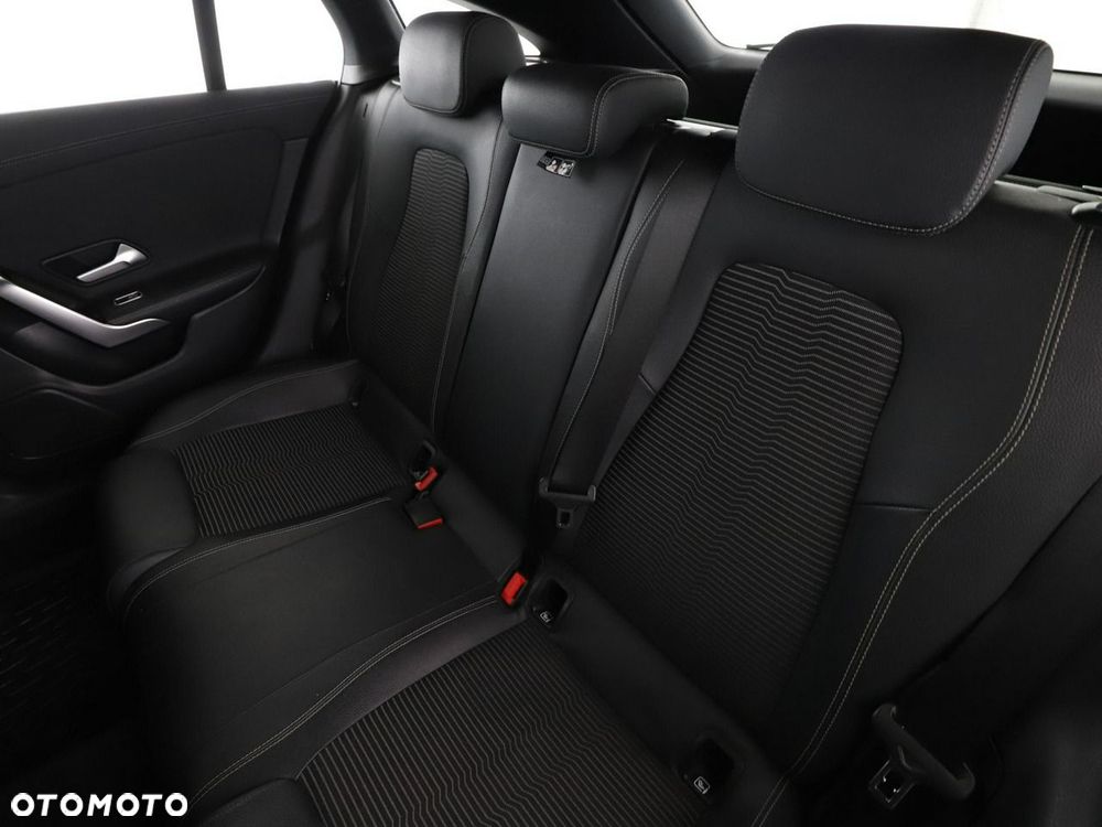 Mercedes-Benz CLA 200 d 8G-DCT Progressive - 18