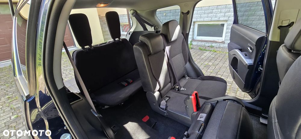 Mitsubishi Outlander - 9