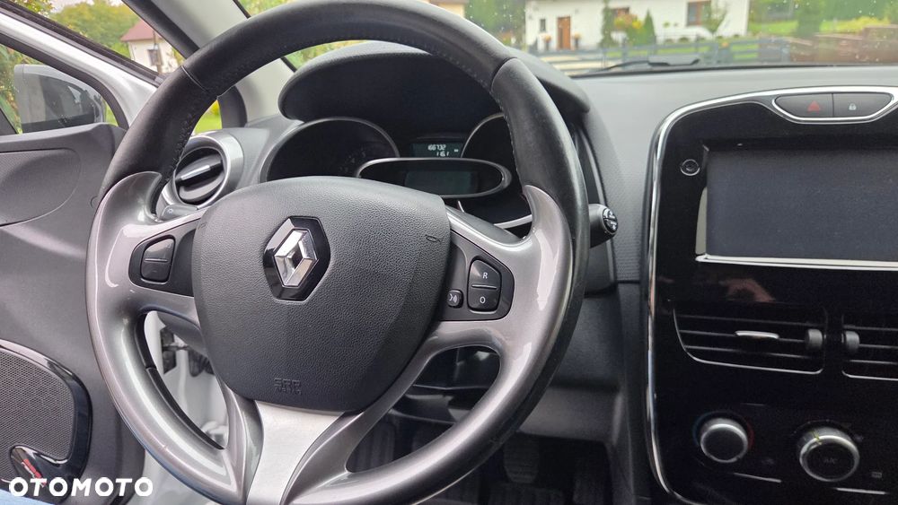 Renault Clio 1.2 16V 75 Night and Day - 18