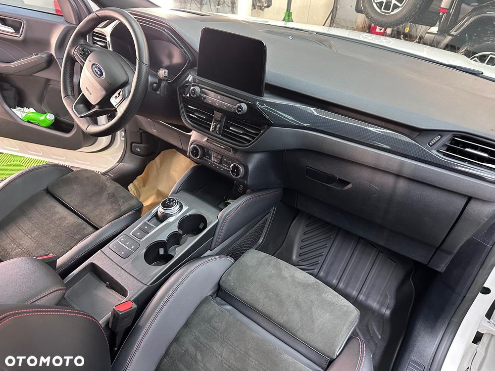 Ford Kuga 2.5 Duratec PHEV ST-LINE X - 19