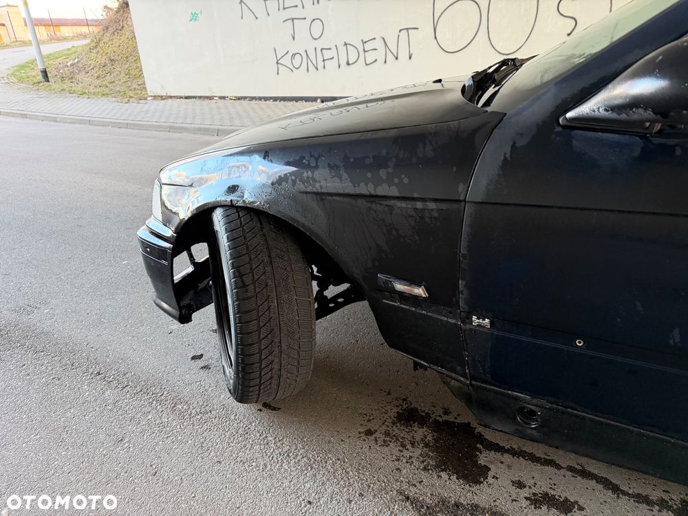 BMW Seria 3 323i - 8