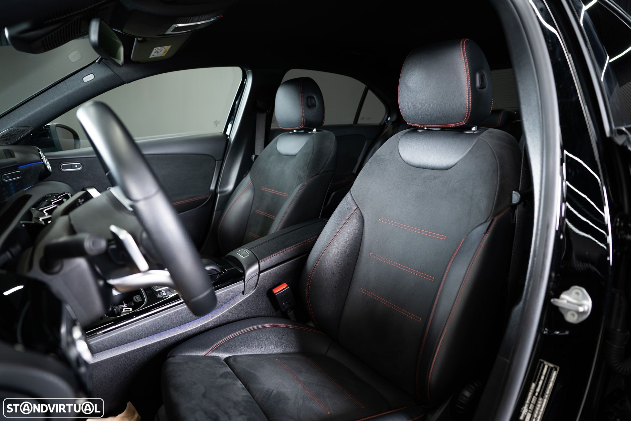 Mercedes-Benz A 250 Limousine e AMG Line - 14