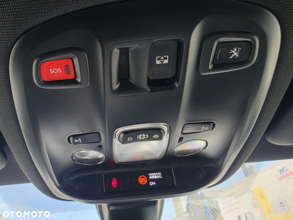 Peugeot 308 1.6 e-THP GT S&S - 32