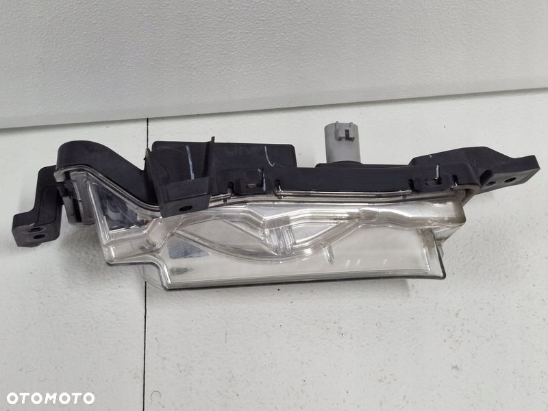 SUZUKI VITARA III 3 LAMPA HALOGEN DRL DO JAZDY DZIENNEJ LED PRAWY PRZÓD - 3