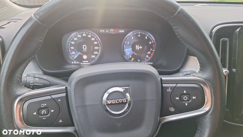 Volvo XC 40 T3 Momentum - 10