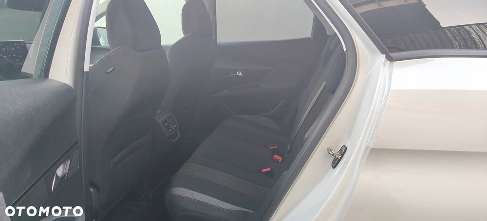 Peugeot 3008 1.6 HDi Active - 13