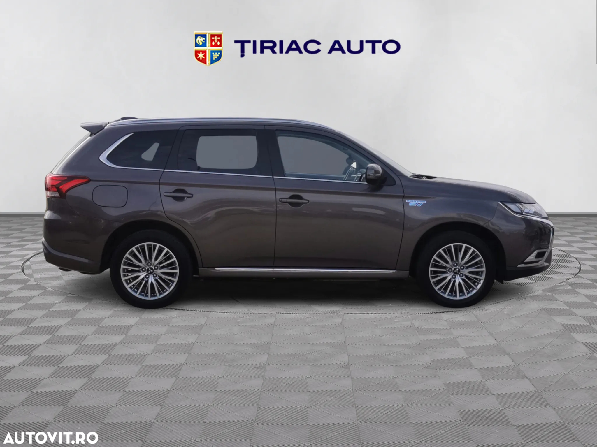 Mitsubishi Outlander PHEV 2.4 L 4X4 Invite - 7