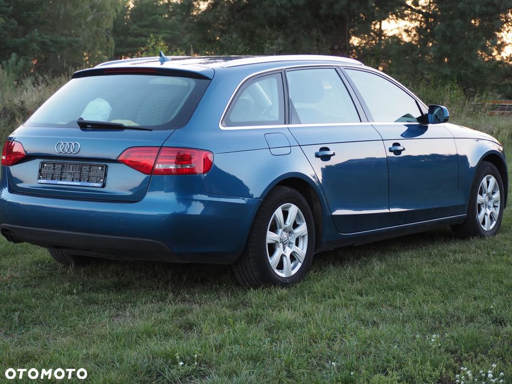 Audi A4 Avant 2.0 TDI DPF Ambiente - 11