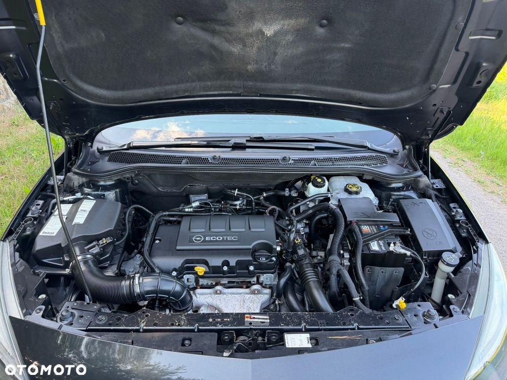 Opel Astra 1.4 Turbo 150 Jahre - 12