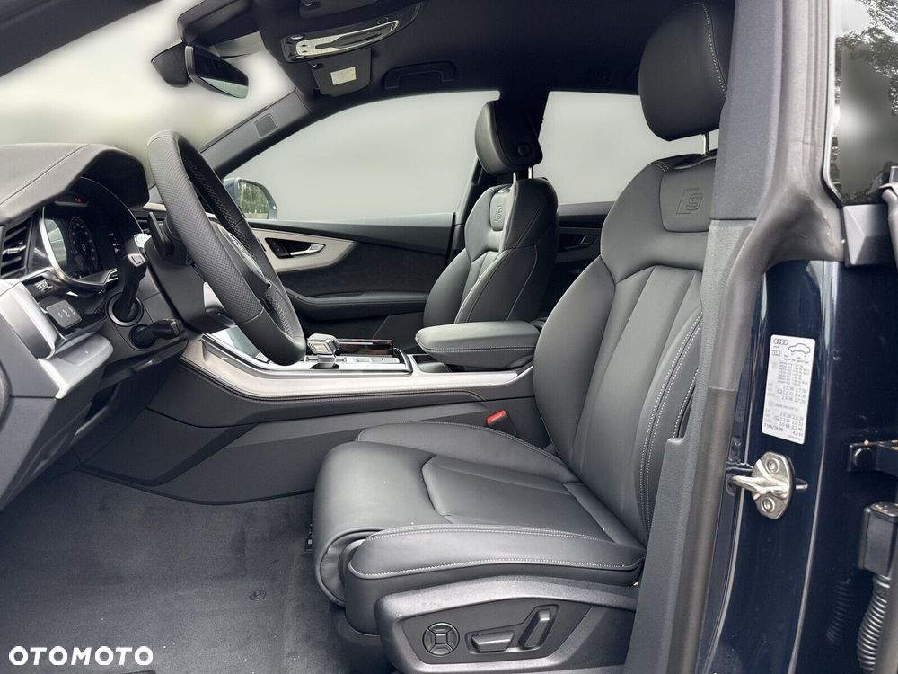 Audi Q8 - 10