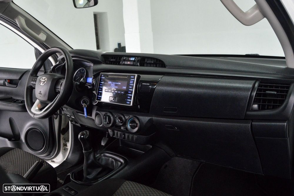 Toyota Hilux 2.4 D-4D 4X2 Cabine Extra 3L - 8