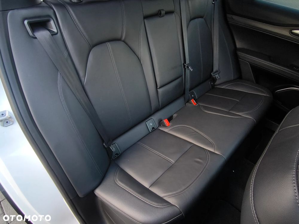 Alfa Romeo Stelvio 2.0 Turbo 16V AT8-Q4 Executive - 23