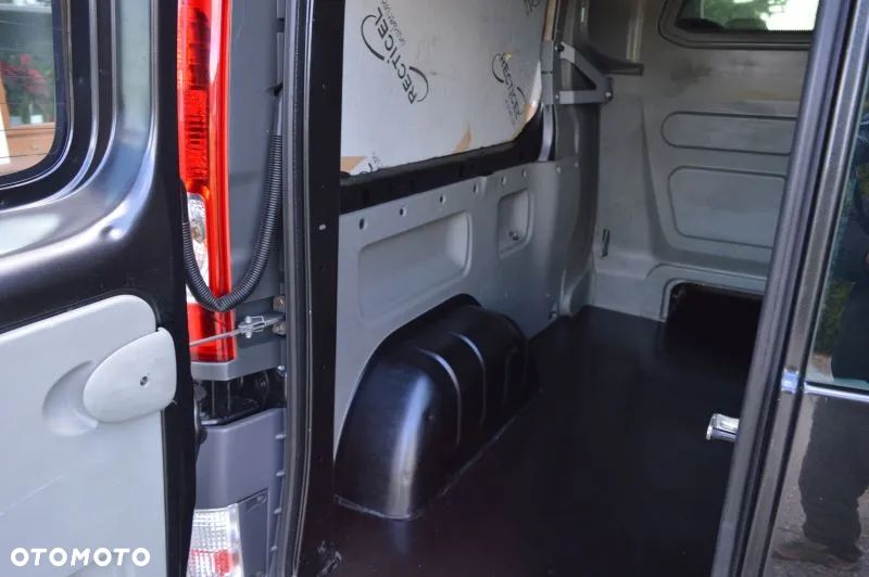 Opel Vivaro - 17